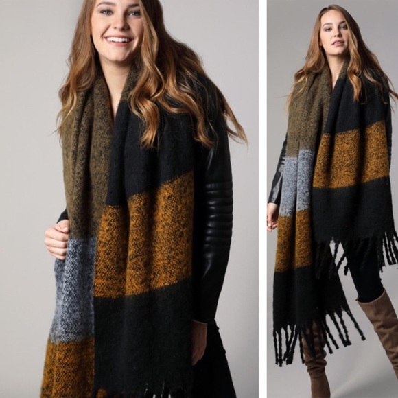 Haute Ellie Accessories - RYE-Wide Stripe Oblong Chunky Scarf